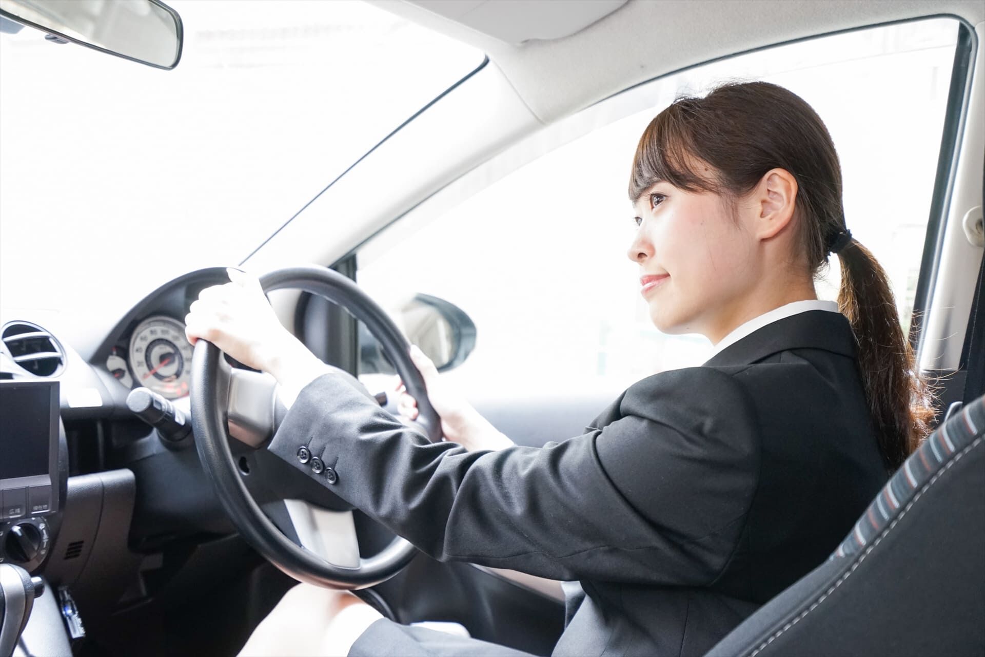 女性運転手